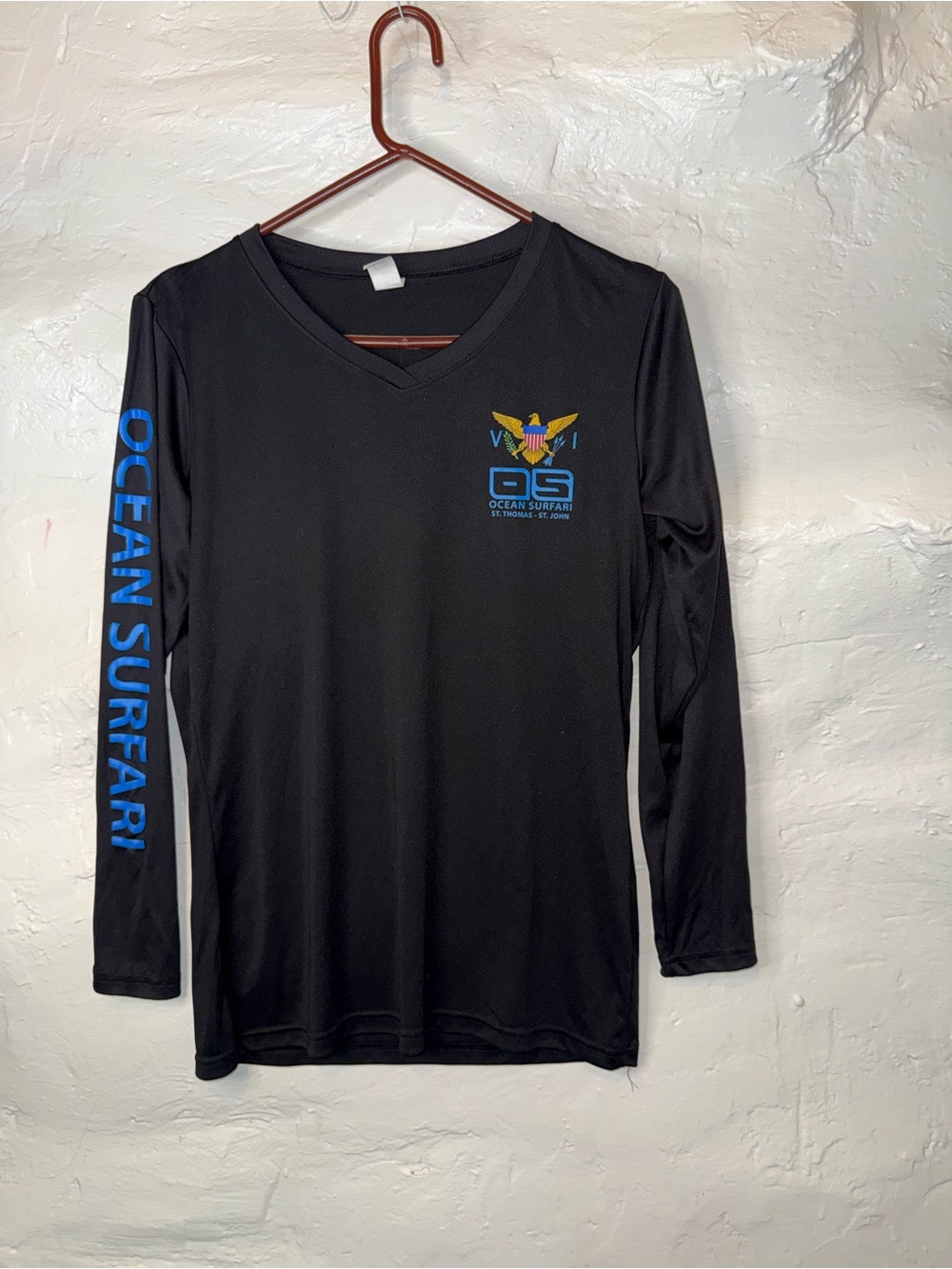 Men's Black Long-Sleeve V-Neck Performance Tee